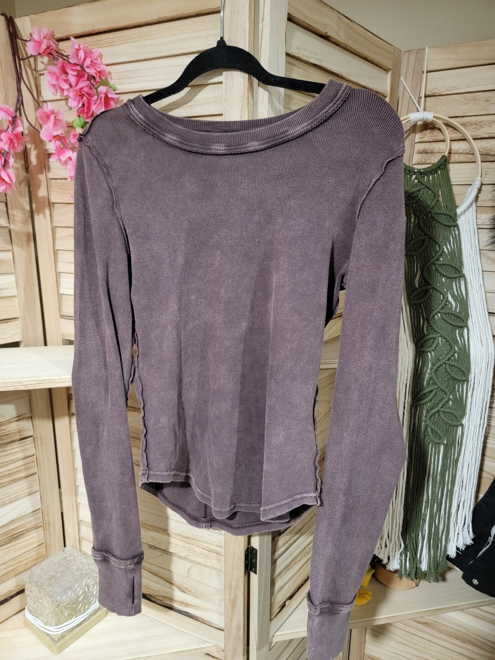 Women’s Long-Sleeve Crewneck Top in Chocolate Brown